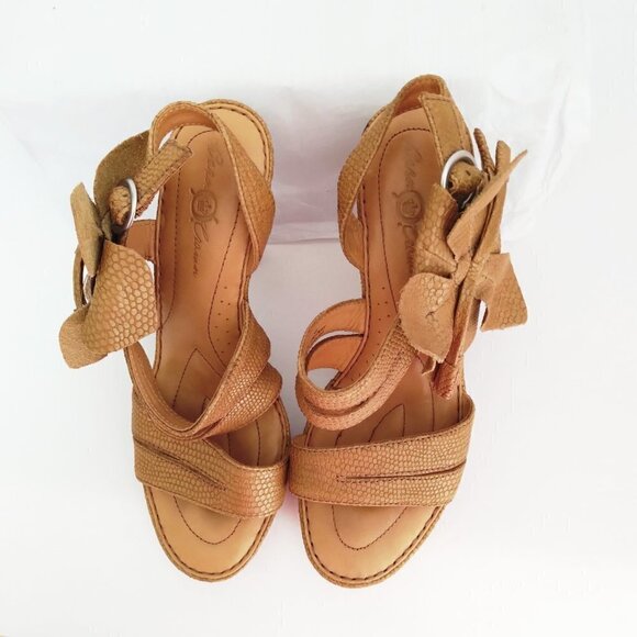 Born Crown Brown Snakeskin Leather Huge Flower Open Toe Sling Back Sandals Sz7 - Picture 2 of 8